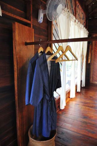 Hostal The Moken Eco Village - Sha Plus