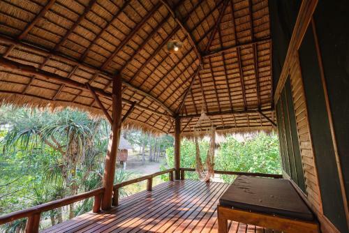 Hostal The Moken Eco Village - Sha Plus