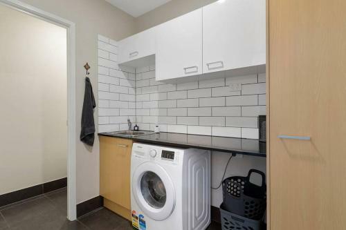 Pet Friendly, Pool And More In Maroochydore