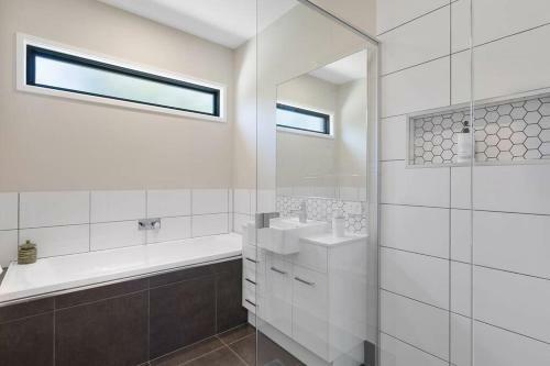 Pet Friendly, Pool And More In Maroochydore