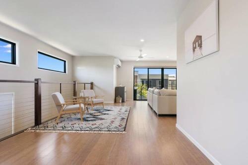 Pet Friendly, Pool And More In Maroochydore