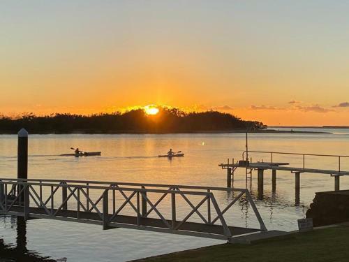 Apartamento Quiet River Front Escape - Walk To Ocean Street & Shops