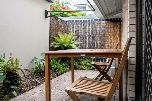 Apartamento Quiet River Front Escape - Walk To Ocean Street & Shops