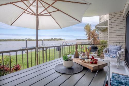 Apartamento Quiet River Front Escape - Walk To Ocean Street & Shops
