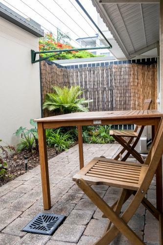 Apartamento Quiet River Front Escape - Walk To Ocean Street & Shops