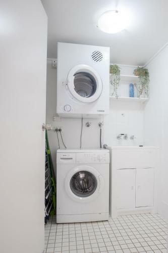 Apartamento Quiet River Front Escape - Walk To Ocean Street & Shops