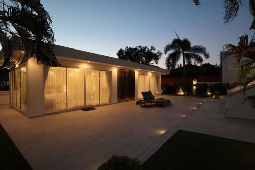 Sunset View Pool Villa 7 Br 14-16 Persons