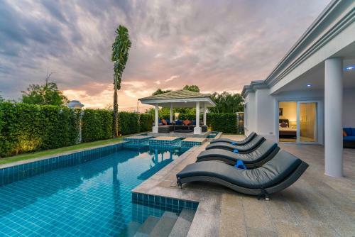 Luxury Pool Villa 608 4br 8-10 Persons