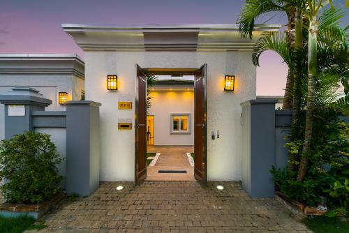 Luxury Pool Villa 608 4br 8-10 Persons