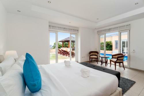 Sunset View Luxury Pool Villa 4br 8-10 Persons