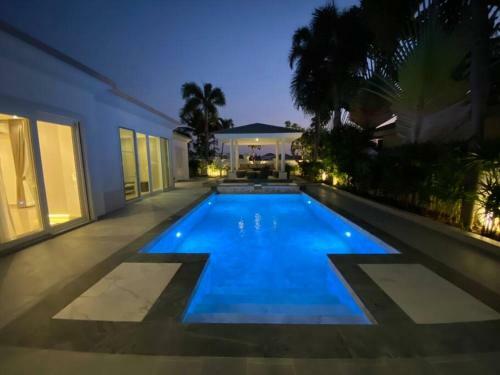 Brand New Pool Villa / 4br 8-10 Persons