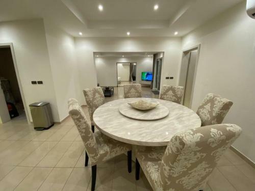 Brand New Pool Villa / 4br 8-10 Persons