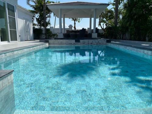 Brand New Pool Villa / 4br 8-10 Persons