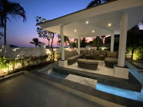 Brand New Pool Villa / 4br 8-10 Persons