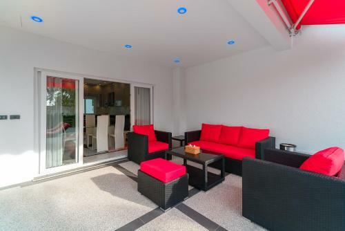 Luxury Pool Villa 54 4br 8-10 Persons