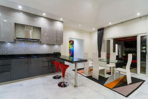 Luxury Pool Villa 54 4br 8-10 Persons
