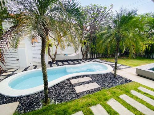 Stylish 2-villa Combination By Hi At Home