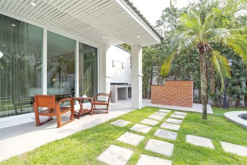 Stylish 2-villa Combination By Hi At Home