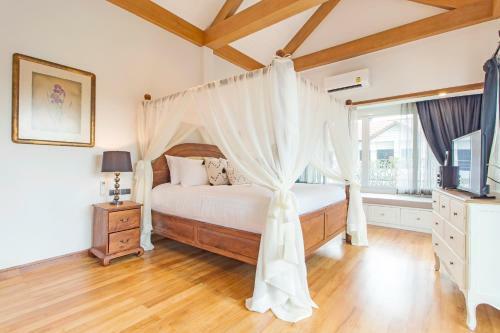 Stylish 2-villa Combination By Hi At Home