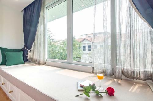 Stylish 2-villa Combination By Hi At Home
