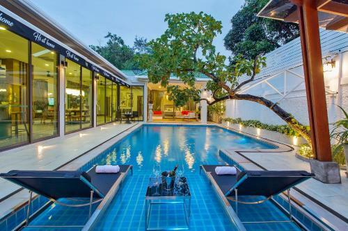 Stylish 2-villa Combination By Hi At Home