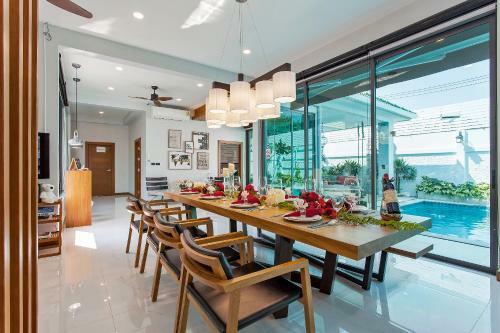 Stylish 2-villa Combination By Hi At Home