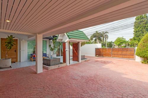 Stylish 2-villa Combination By Hi At Home