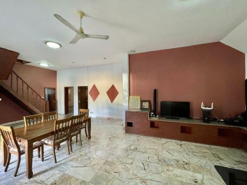 Hostal Kaewthip Family&pool