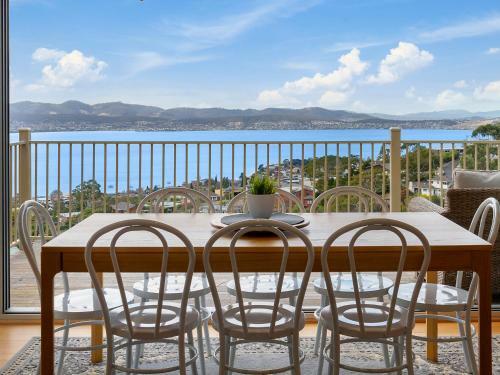 Spectacular Views - 2 Bedroom House