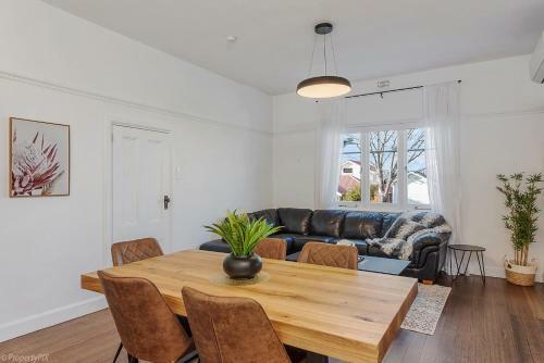 Best On Regent, Central Location, Lux 3bdm