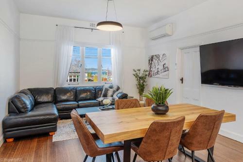 Best On Regent, Central Location, Lux 3bdm