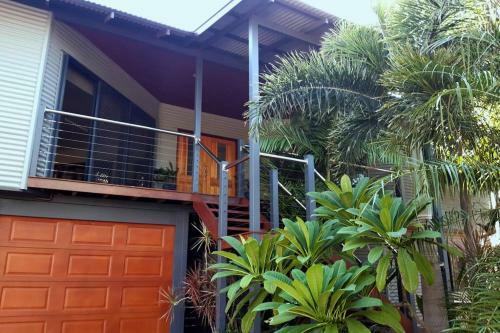 Sunset View Broome - Family Poolside Retreat