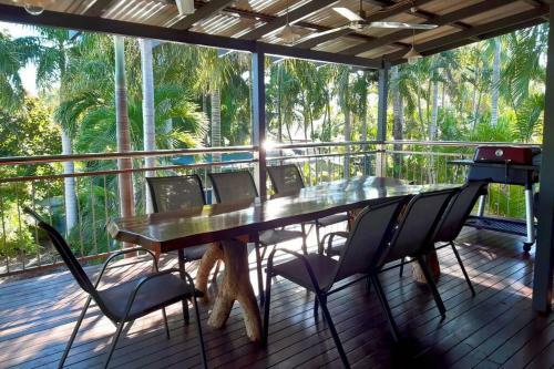 Sunset View Broome - Family Poolside Retreat
