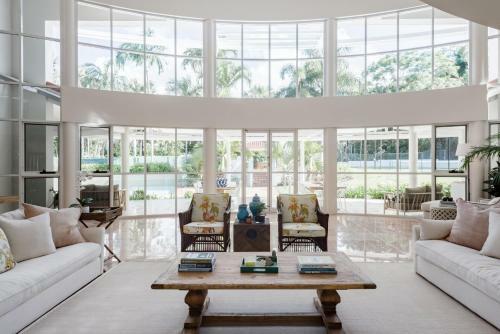 Villa Paradise Resort At Kewarra Beach.