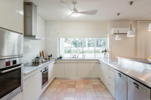 Villa Paradise Resort At Kewarra Beach.