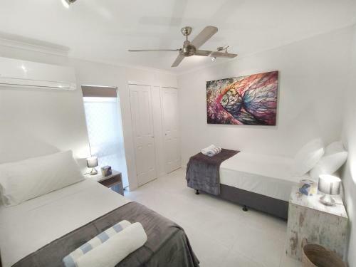 Beach Escape Apartment (2 Levels Apt)
