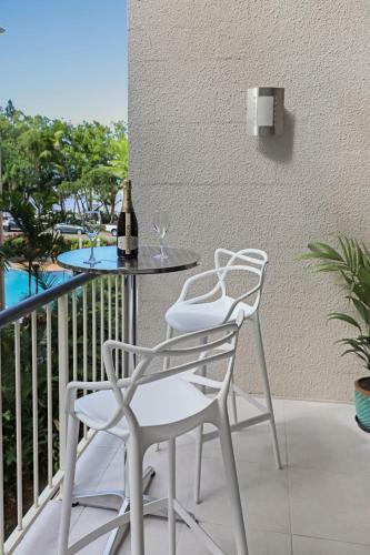 Beach Escape Apartment (2 Levels Apt)