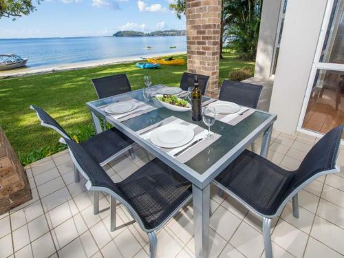 The Foreshore Superb Waterfront House