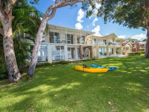 The Foreshore Superb Waterfront House