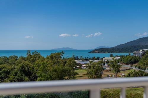 Villa Azure Views - Airlie Beach