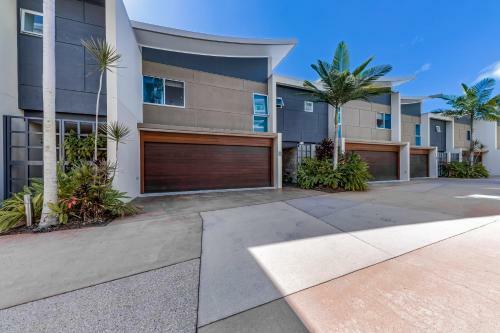 Villa Azure Views - Airlie Beach