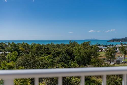 Villa Azure Views - Airlie Beach