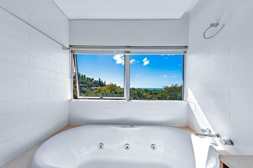 Villa Azure Views - Airlie Beach