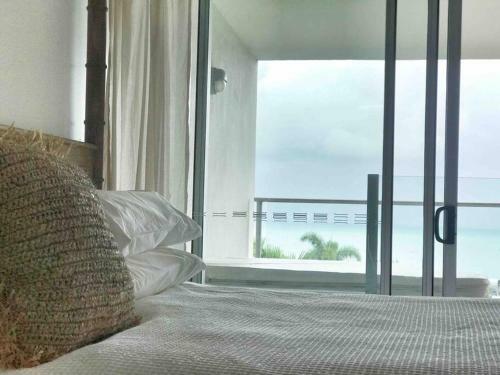 Apartamento Three A Airlie Seaviews, Pool, Private Spa