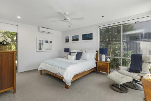 5 Bedroom Beachside Entertainer By Uholiday