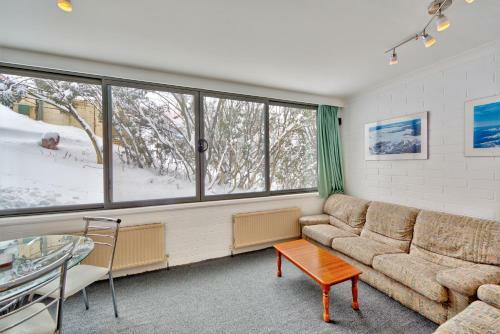 Snow Ski Apartments 05