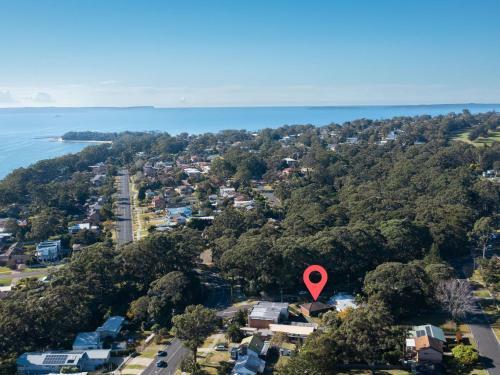 A Classic Bayside Pet Friendly Cottage