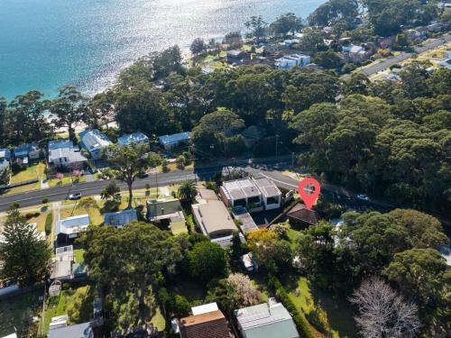 A Classic Bayside Pet Friendly Cottage