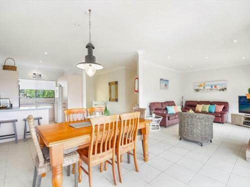 Spacious And Comfortable And Only A Three Minute Walk To The Beach