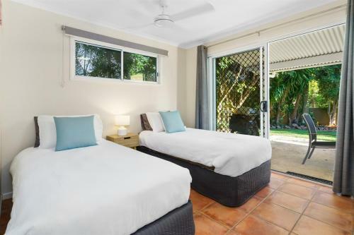 Peace Within The Palms, Castaways Beach